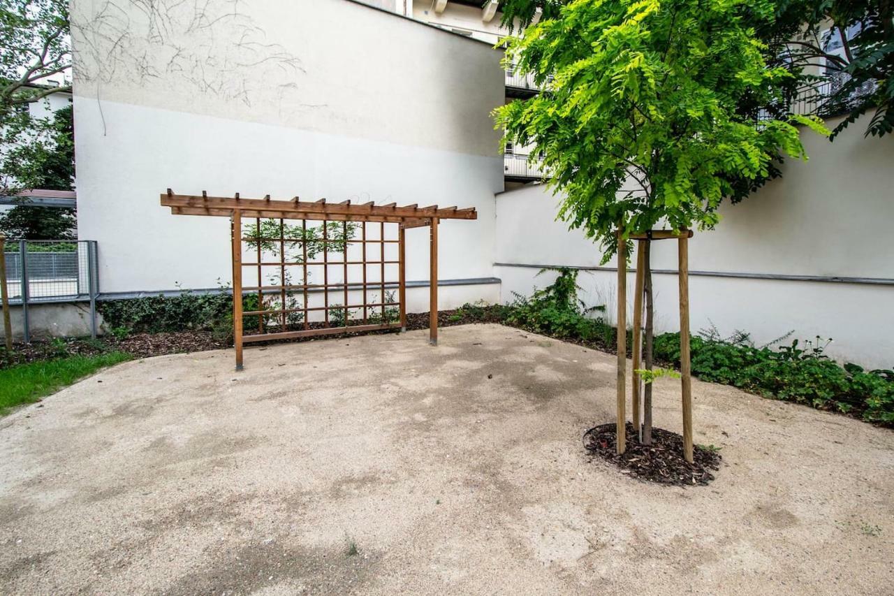 Apartment Design 3bdr In Residence, Free Parking Prague