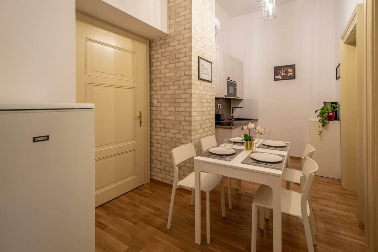 Apartment Design 3bdr In Residence, Free Parking *
